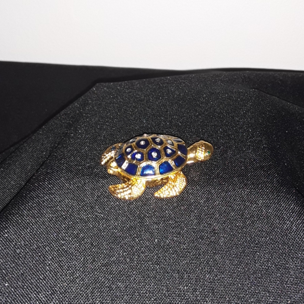 Mini Turtle Jewelry Box - Picture 6 of 6